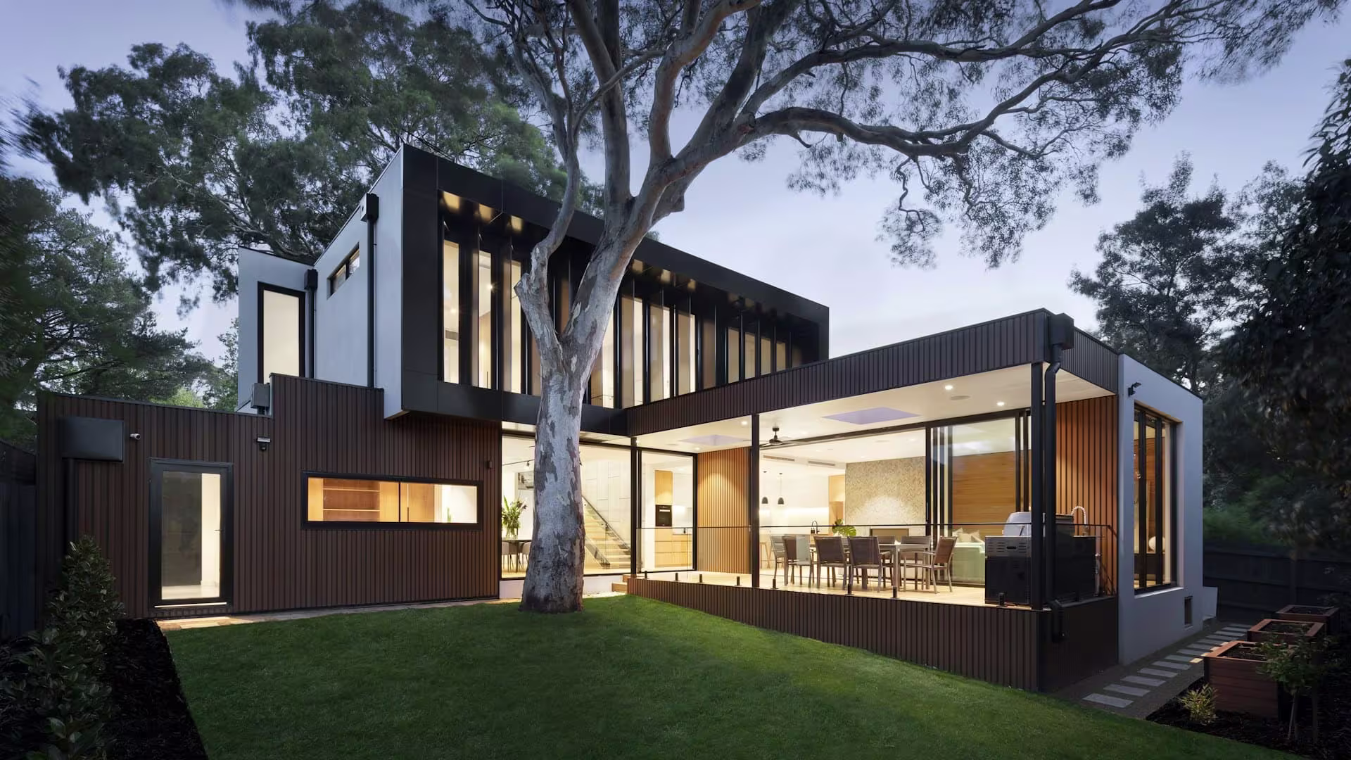 Thang Nâng Hàng